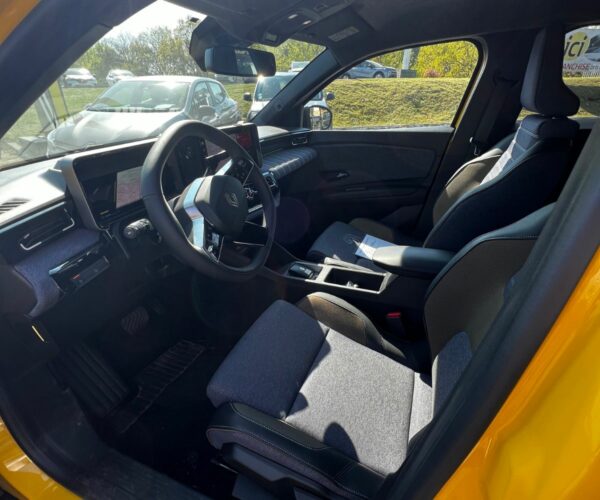 R5 E-Tech Techno 150 ch – Image 3