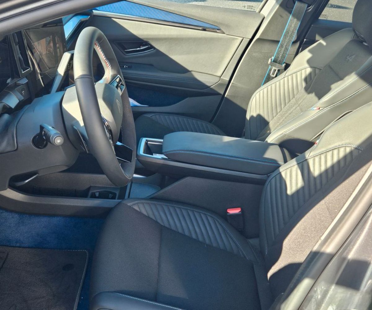 Megane E-tech Esprit Alpine Confort 220ch – Image 4